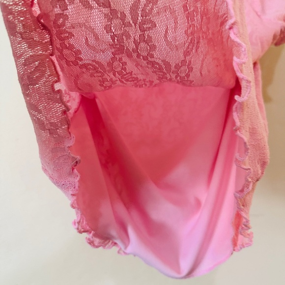 Fitted Pink Blouse with Short Sleeves - Picture 3 of 6